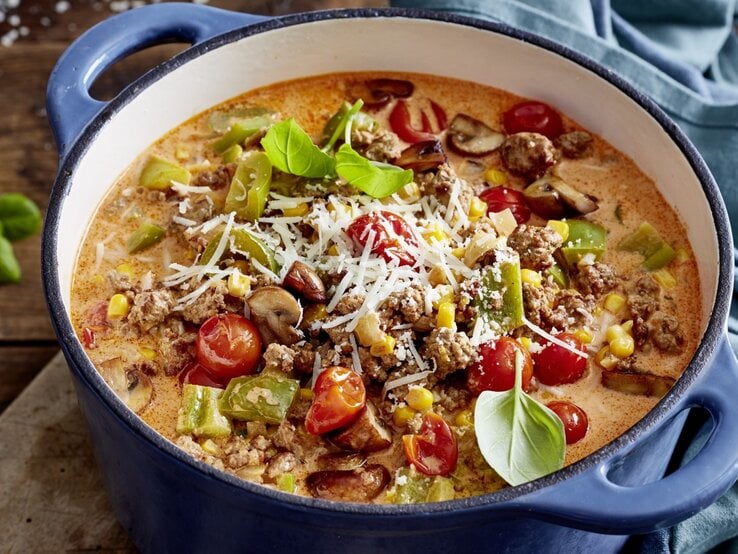 Dieser aromatische Bergsteiger-Pizza-Eintopf ist genau das Richtige für die kalten Tage.