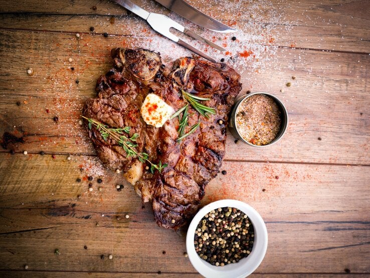 Beim Besuch eines Steakrestaurants ist die Wahl des richtigen Steaks von Bedeutung. 