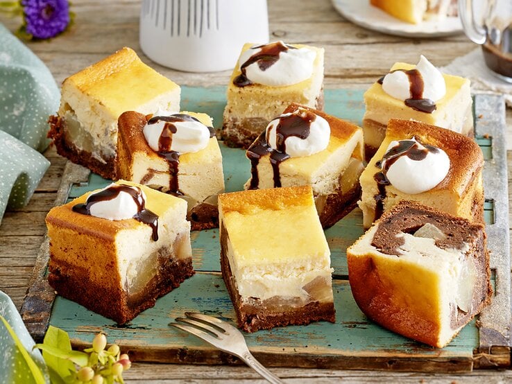 Einfach zum Anbeißen: Unser Birnen-Schoko-Käsekuchen begeistert einfach alle! | © EAT CLUB/Isabell Triemer