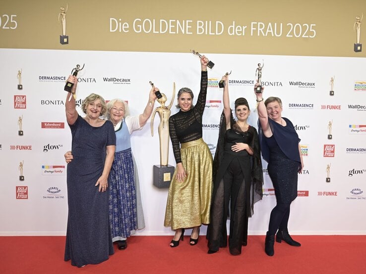 Preisträgerinnen der 18. GOLDENE BILD der FRAU-Gala