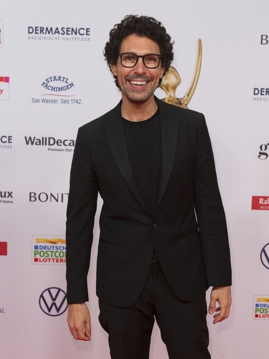 Friseur, Visagist und Maskenbildner Boris Entrup | © BILD der FRAU / Guido Ohlenbostel