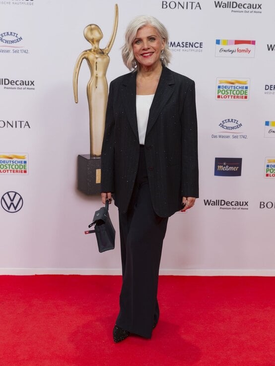 Moderatorin Birgit Schrowange | © BILD der FRAU / Guido Ohlenbostel