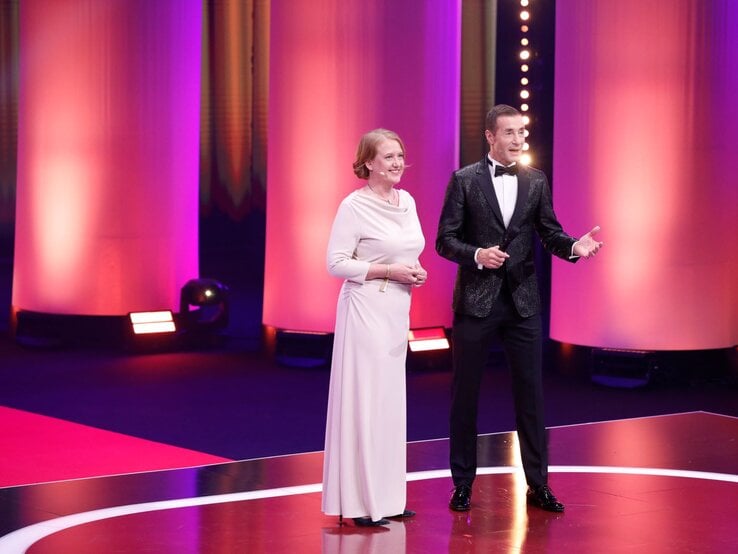 Lisa Paus mit Kai Pflaume auf der Bühne  | © Henning Scheffer Photography 