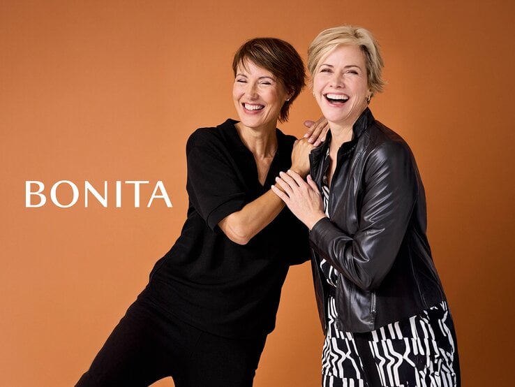 Werbung von Bonita mit zwei lächelnden Frauen.
