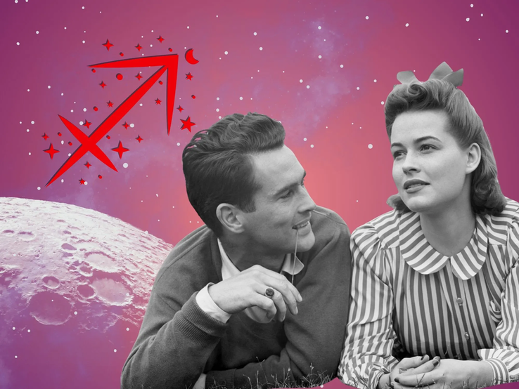 Liebeshoroskop für das Sternzeichen Schütze: llustration eines Paares vor einem pink-lilafarbenen Weltraumhintergrund mit Sternenhimmel und Mond. Links im Bild ist das rote Symbol Tierkreiszeichens Schütze.