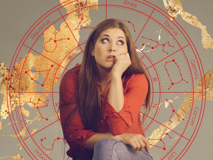 Das Bild zeigt eine nachdenklich aussehende Frau, die ihren Kopf auf eine Hand stützt. Sie trägt ein rotes Hemd und hat lange braune Haare. Im Hintergrund befindet sich ein astrologisches Rad mit den zwölf Sternzeichen und ihren zugehörigen Konstellationen, dargestellt in roter Farbe. Die Bereiche zwischen den Sternzeichen sind mit goldenen Akzenten dekoriert, was dem Bild eine schicke und mystische Atmosphäre verleiht.