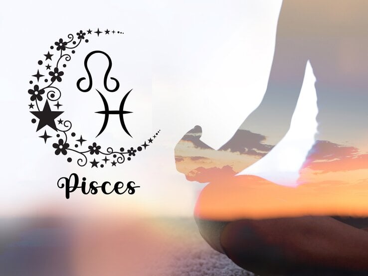 Symbolische Darstellung des Sternzeichens Fische mit floralen und sternförmigen Ornamenten in einer Halbmondform, kombiniert mit einer Silhouette einer meditierenden Person vor einem Sonnenuntergang.