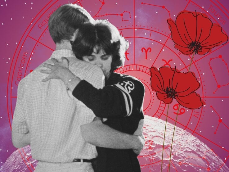 Ein inniger Tanz zweier Personen in Schwarz-Weiß, darüber rote Mohnblumen vor einem astrologischen Hintergrund mit Sternzeichen auf rosa-lila Verlauf – visualisiert Romantik und zarte Verbindungen.