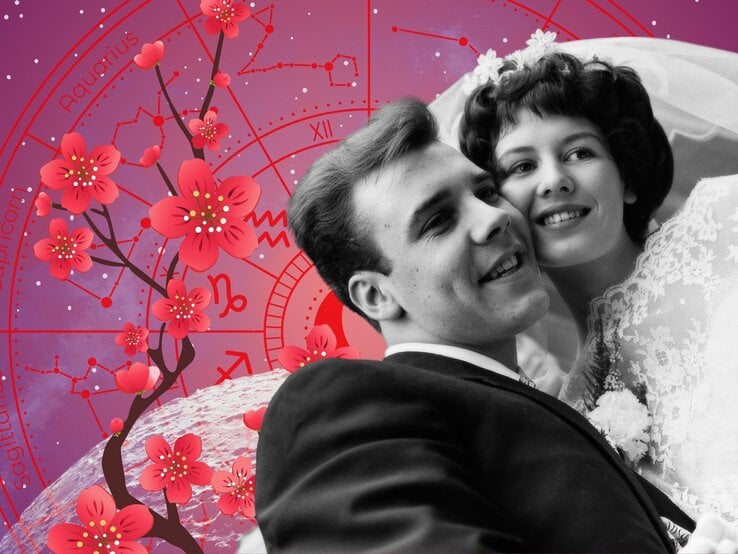 Hochzeitsfoto eines jungvermählten Paares in Schwarz-Weiß, sie trägt ein Spitzenkleid, beide lächeln glücklich. Im Hintergrund astrologisches Horoskop-Rad und florale Elemente. Symbolbild für Liebe, Partnerschaft und Ehe unter dem Sternzeichen-Einfluss.