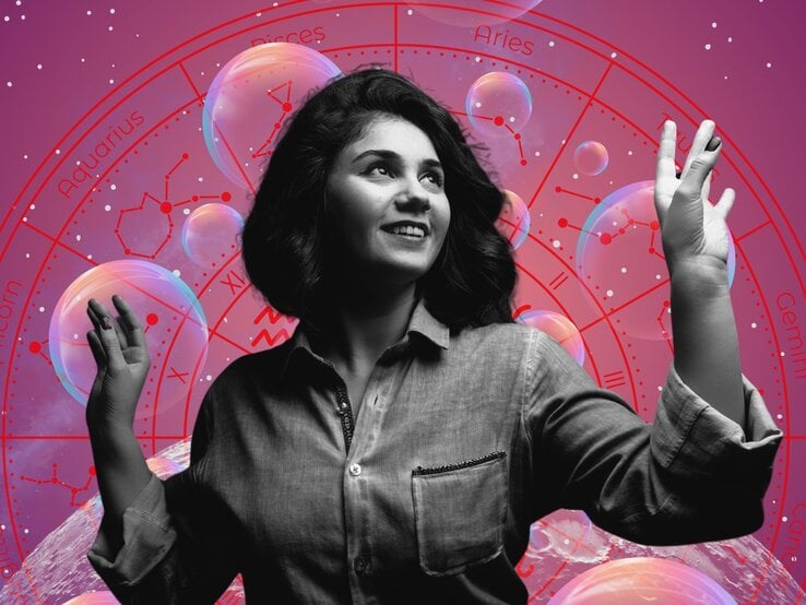 Eine lächelnde Frau blickt hoffnungsvoll nach oben, während sie vor einem astrologischen Sternzeichenrad mit bunten Blasen und kosmischem Hintergrund steht – Symbol für Lebensfreude, Sternenglück und positive Zukunftsaussichten.