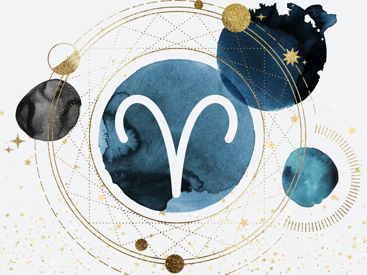 Drei Planeten in Aquarelltechnik in der Farbe Blau kreisen um einen vierten auf goldenen Bahnen, auf denen kleinere goldene Planeten zu sehen sind. Innerhalb des Planeten im Zentrum ist das astrologische Symbol des Sternzeichens Widder zu sehen.