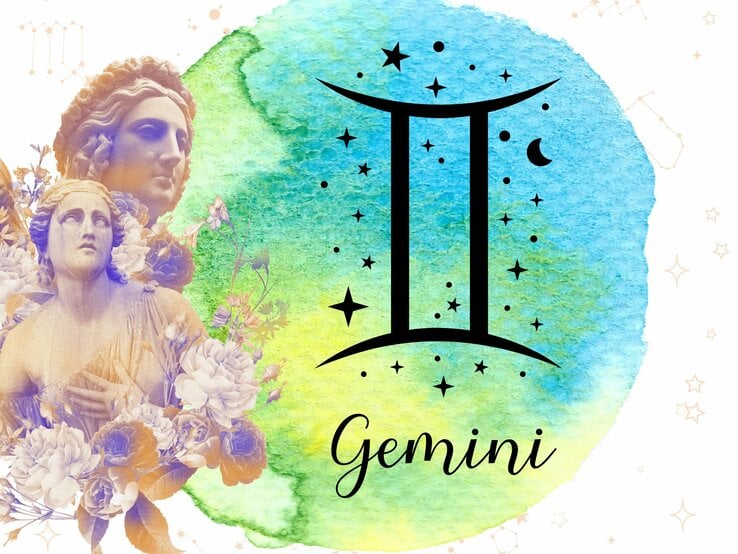 Das astrologische Symbol des Sternzeichens Zwillinge vor einem blau-grünen Kreis, der mit Aquarelltechnik gezeichnet wurde. Daneben steht eine griechische historische Skulptur, umgeben von floralen Ornamenten in zarten Rosétönen. Im Hintergrund sind Grafiken goldener Sterne zu sehen. | © Natali Batu, Artist4love, OneyWhyStudio und samudri7 via Canva.com [M]
