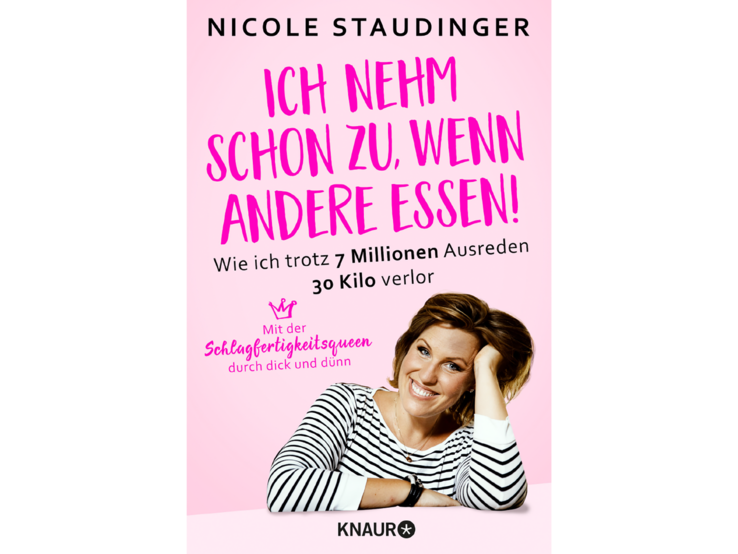 Buchcover mit Titel in Pink auf rosa Hintergrund, unten lächelt eine Frau mit blonder Welle und schwarz-weißem Ringelshirt. | © Knaur