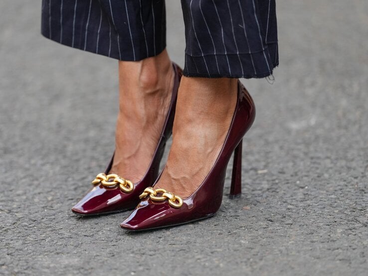 Nahaufnahme von den Pumps einer Frau - Streetstyle