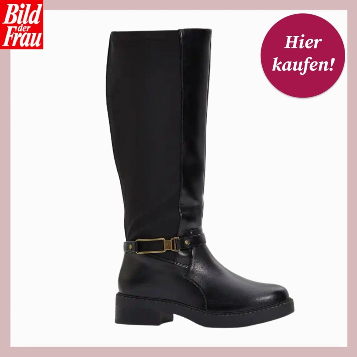 Schwarzer Lederimitat-Stiefel mit goldener Schnalle und flachem Absatz vor weißem Hintergrund, dekoriert mit "Hier kaufen!" Banner. | © Collage: Bonprix/ BILD der FRAU