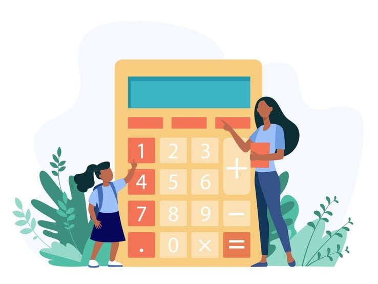 Eine Lehrerin und ein Schulmädchen tippen gemeinsam auf eine riesige Taschenrechner-Tastatur im Grünen.